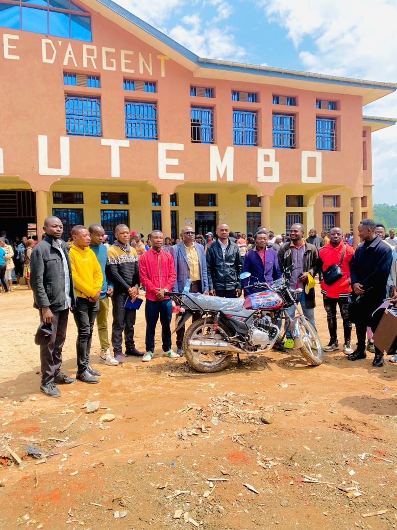 Un appui significatif du Professeur Katembo Thaddée en faveur des étudiants de l’ISTM-Butembo